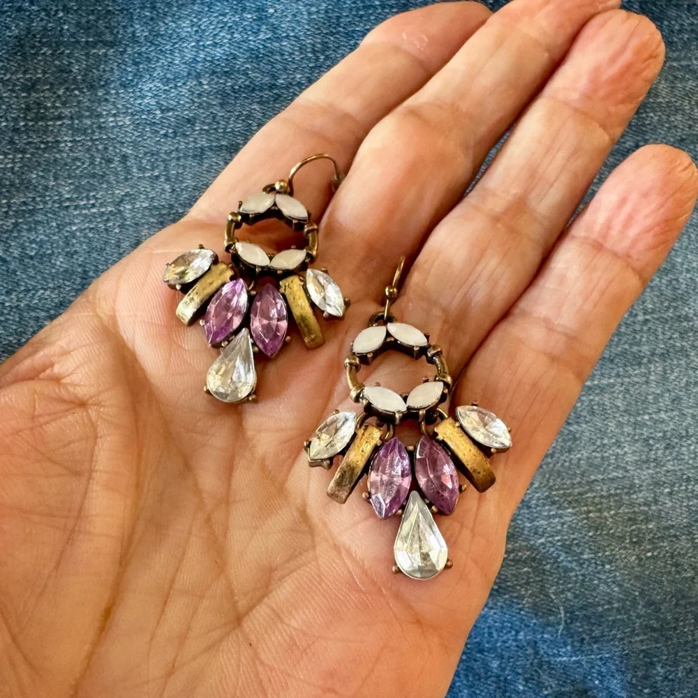 EUC Anthro (?) boho antiqued brass drop earrings - Picture 2 of 7